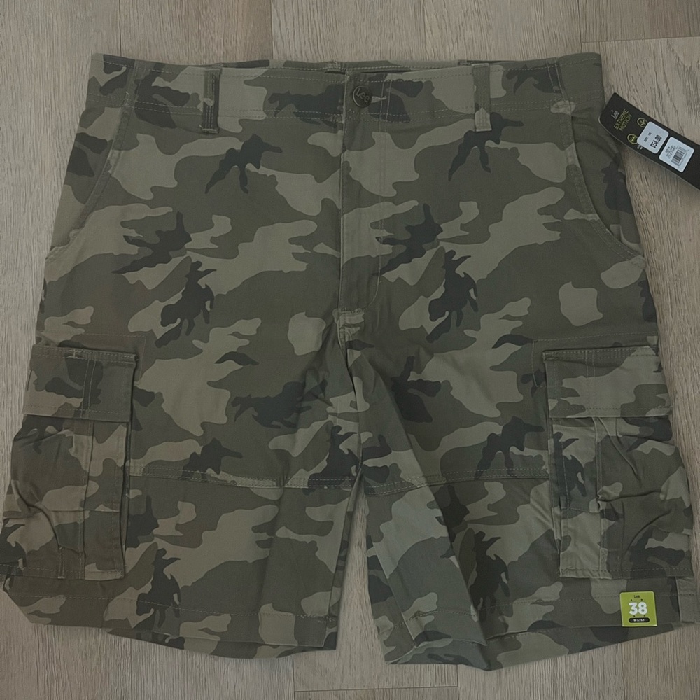 LEE Performance Series Extreme Motion Camo Men’s Shorts Size 38 NEW